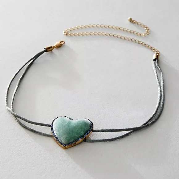 Free People Velvet Heart Choker Sage Green NWT Coquette Dainty Blue Rhinestones💙 - Picture 5 of 7